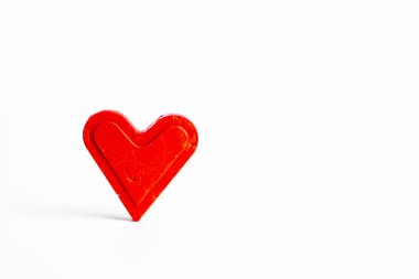 Aşk kalpleri ahşap dokuda. Sevgililer Günü kartı konsepti. Sevgililer Günü Arkaplanı İçin Kalp.