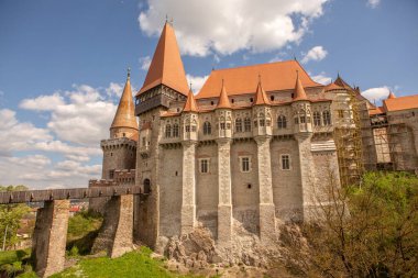 Corvin Kalesi, Transilvanya 'daki en büyük Gotik Rönesans kalelerinden biridir.