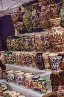 Romanya 'nın göbeğindeki Sighisoara adlı güzel bir ortaçağ kalesi, Doğu Avrupa' daki Transilvanya seyahat beldesi.