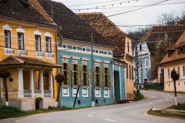 Biertan Romanya 'nın Transilvanya kentinde çok güzel bir ortaçağ köyü. Romanya 'nın tarihi bir kasabası Frankish ve Gotik mimari tarzını korumuştur. Seyahat fotoğrafı..