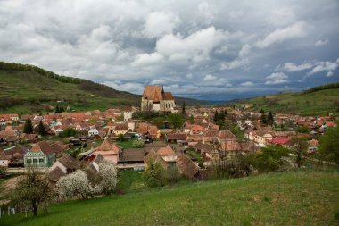 Biertan Romanya 'nın Transilvanya kentinde çok güzel bir ortaçağ köyü. Romanya 'nın tarihi bir kasabası Frankish ve Gotik mimari tarzını korumuştur. Seyahat fotoğrafı..