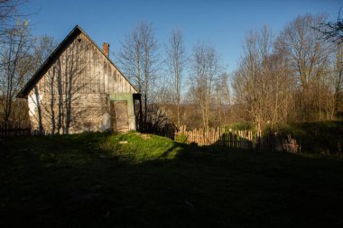 Rosia Montana, Transilvanya 'da güzel eski bir köy. Romanya 'da altın, demir ve bakır çıkarmaya başlayan ilk madencilik kasabası. 