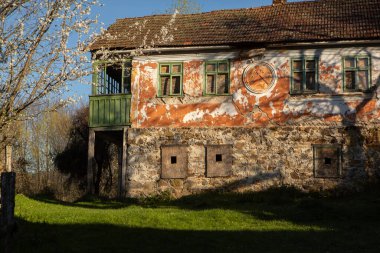 Rosia Montana, Transilvanya 'da güzel eski bir köy. Romanya 'da altın, demir ve bakır çıkarmaya başlayan ilk madencilik kasabası. 