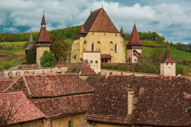 Biertan Romanya 'nın Transilvanya kentinde çok güzel bir ortaçağ köyü. Romanya 'nın tarihi bir kasabası Frankish ve Gotik mimari tarzını korumuştur. Seyahat fotoğrafı..