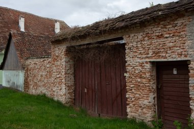 Biertan Romanya 'nın Transilvanya kentinde çok güzel bir ortaçağ köyü. Romanya 'nın tarihi bir kasabası Frankish ve Gotik mimari tarzını korumuştur. Seyahat fotoğrafı..