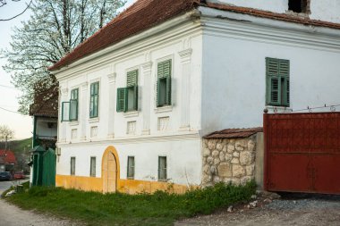 Rimetea, Romanya 'nın Transilvanya kentinde bulunan küçük bir köydür. Apuseni Dağları 'nda yer almaktadır ve güzel manzarası ve iyi korunmuş Macar mimari tarzıyla ünlüdür..