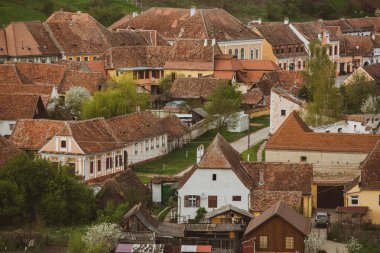 Biertan Romanya 'nın Transilvanya kentinde çok güzel bir ortaçağ köyü. Romanya 'nın tarihi bir kasabası Frankish ve Gotik mimari tarzını korumuştur. Seyahat fotoğrafı..