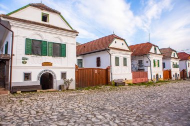 Rimetea, Romanya 'nın Transilvanya kentinde bulunan küçük bir köydür. Apuseni Dağları 'nda yer almaktadır ve güzel manzarası ve iyi korunmuş Macar mimari tarzıyla ünlüdür..