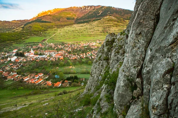 stock image Rimetea is a small village located in Transylvania, Romania. It is situated in the Apuseni Mountains and is known for its picturesque setting and well preserved Hungarian architectural style.