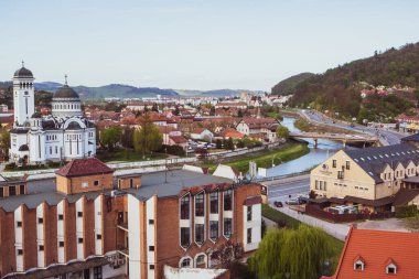 Romanya 'nın göbeğindeki Sighisoara adlı güzel bir ortaçağ kalesi, Doğu Avrupa' daki Transilvanya seyahat beldesi.