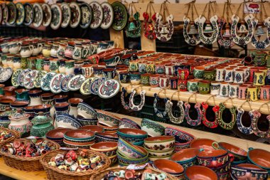 Romanya 'nın göbeğindeki Sighisoara adlı güzel bir ortaçağ kalesi, Doğu Avrupa' daki Transilvanya seyahat beldesi.