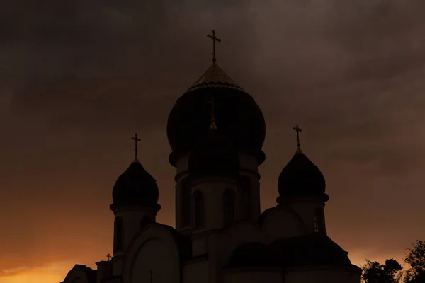 Silhouette Des Dômes Une Église Chrétienne Orthodoxe Roumanie Sur Fond — Photo