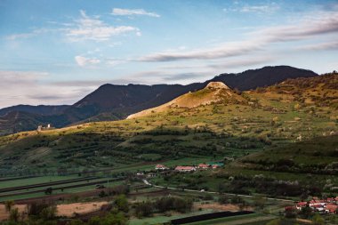 Rimetea, Romanya 'nın Transilvanya kentinde bulunan küçük bir köydür. Apuseni Dağları 'nda yer almaktadır ve güzel manzarası ve iyi korunmuş Macar mimari tarzıyla ünlüdür..