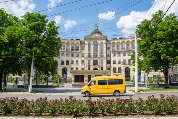 Una Strada Bella Pulita Intiraspol Transnistria Moldavia Una Giornata Estiva — Foto Stock