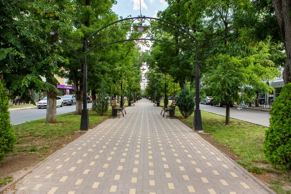 Gyönyörű Tiszta Utca Tiraspolban Dnyeszteren Túlon Vagy Moldovában Egy Napos — Stock Fotó