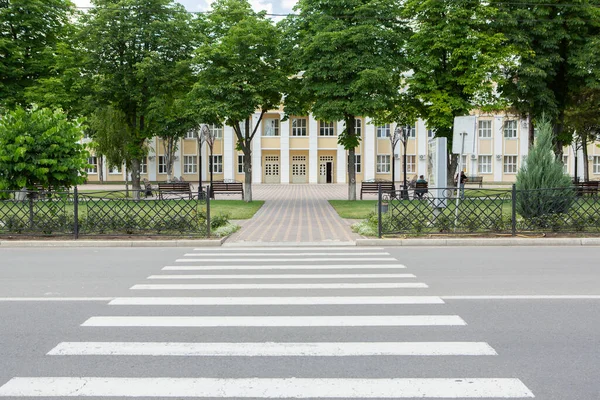 Uma Rua Bonita Limpa Tiraspol Transnístria Moldávia Dia Ensolarado Verão — Fotografia de Stock