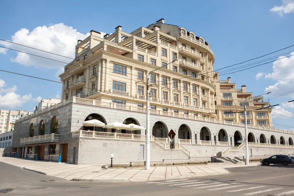Gyönyörű Tiszta Utca Tiraspolban Dnyeszteren Túlon Vagy Moldovában Egy Napos — Stock Fotó