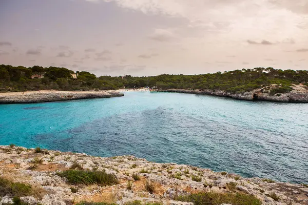 Schöne Strandlandschaft Bei Sonnenuntergang Exotische Tropische Inselnatur Blaues Meerwasser Meereswellen — Stockfoto