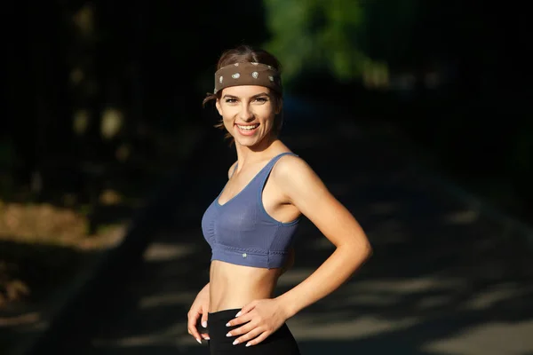 Sportowa Młoda Kobieta Uprawiająca Jogging Sportowy Parku Zdrowy Tryb Życia — Zdjęcie stockowe