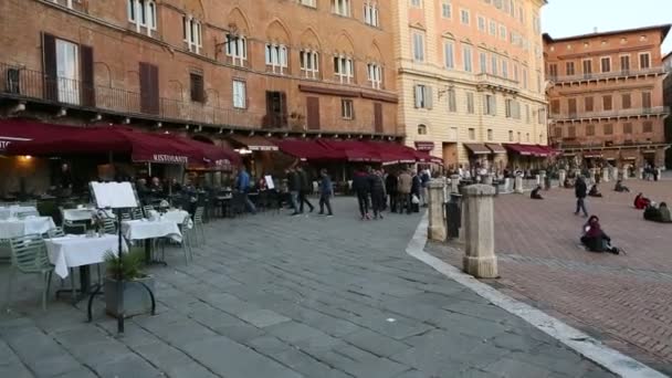 Este Séta Siena Olasz Városán Keresztül Piazza Del Campo Történelmi — Stock videók