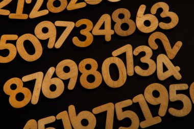 Rakamların geçmişi. Sıfırdan dokuza kadar. Sayıların dokusu. Mali veri kavramı. Matematik. Sayılarla kusursuz desen. finansal kriz konsepti. İş başarısı.