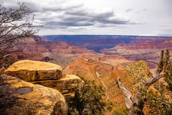 Büyük Kanyon Ulusal Parkı 'nın harika manzarası, Arizona, ABD. Kaliforniya Çölü.