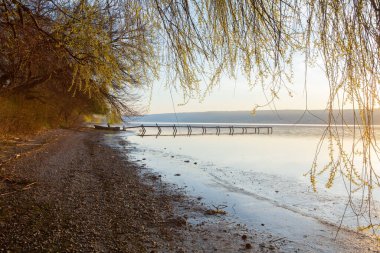 Moldova Cumhuriyeti 'nin güzel doğası olan köyün manzarası. Köy hayatı. Moldova, Doğu Avrupa 'da büyük bir kalbe sahip küçük bir ülke.