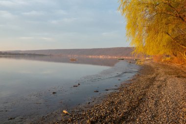 Moldova Cumhuriyeti 'nin güzel doğası olan köyün manzarası. Köy hayatı. Moldova, Doğu Avrupa 'da büyük bir kalbe sahip küçük bir ülke.