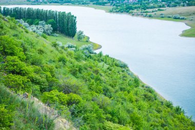 Moldova Cumhuriyeti 'nden manzara ve güzel doğa. Moldova 'nın kuzeyindeki en güzel manzaralardan biri, Doğu Avrupa
