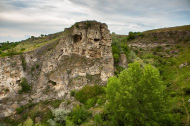 Moldova Cumhuriyeti 'nden manzara ve güzel doğa. Moldova 'nın kuzeyindeki en güzel manzaralardan biri, Doğu Avrupa