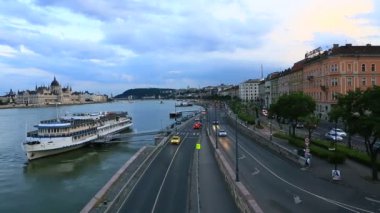 Yaz boyunca Budapeşte sokaklarında rutin yaşam videoları