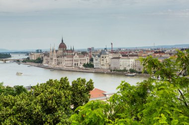 Macaristan 'ın başkenti Budapeşte' de çok güzel ve renkli bir cadde. Avrupa 'da sokak hayatı.