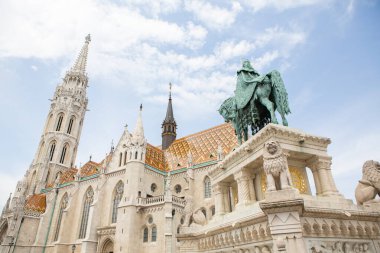 Macaristan 'ın başkenti Budapeşte' de çok güzel ve renkli bir cadde. Avrupa 'da sokak hayatı.