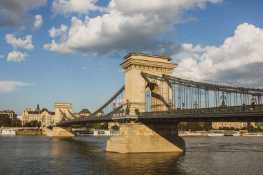 Macaristan 'ın başkenti Budapeşte' de çok güzel ve renkli bir cadde. Avrupa 'da sokak hayatı.