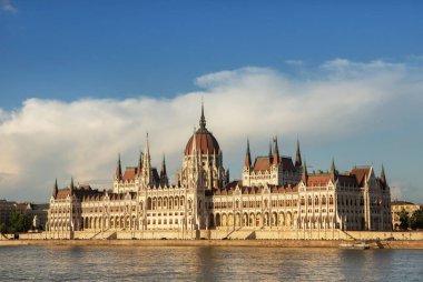 Macaristan 'ın başkenti Budapeşte' de çok güzel ve renkli bir cadde. Avrupa 'da sokak hayatı.