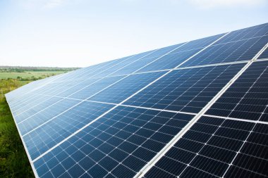 Güneş paneli, fotovoltaik, alternatif elektrik kaynağı. Yenilenebilir Enerji. Güneş Gücü. 