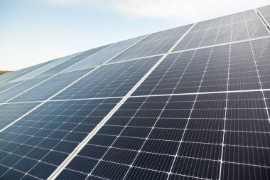 Güneş paneli, fotovoltaik, alternatif elektrik kaynağı. Yenilenebilir Enerji. Güneş Gücü. 