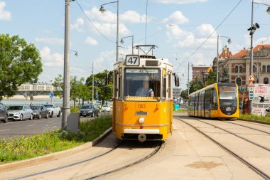 Macaristan 'ın başkenti Budapeşte' de çok güzel ve renkli bir cadde. Avrupa 'da sokak hayatı.