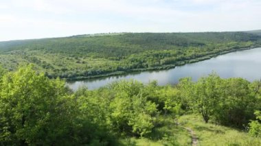Doğu Avrupa 'nın küçük dost bir ülkesi olan Moldova Cumhuriyeti' nde manzara ve güzel yeşil doğa içeren video.