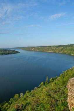 Moldova Cumhuriyeti 'ndeki Dinyester Nehri' nin fotoğrafı, Moldova 'nın en önemli ve büyük su sahası.