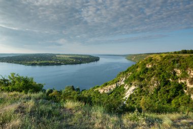 Moldova Cumhuriyeti 'ndeki Dinyester Nehri' nin fotoğrafı, Moldova 'nın en önemli ve büyük su sahası.