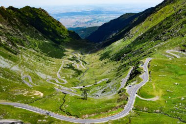 Romanya 'nın Karpatlar kentinde çok pitoresk transfagarasan dağ yoluna sahip fotoğraf