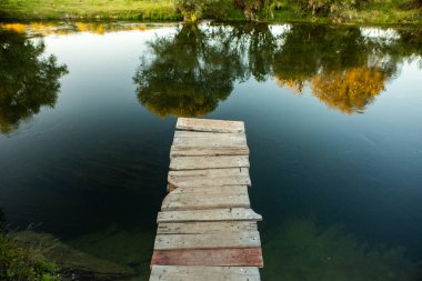 Fotoğraf, Moldova Cumhuriyeti 'nin kuzeyinden, Avrupa' nın güzel manzarası ve harika doğası ile çekilmiştir. Moldova 'daki en önemli nehir olan Dinyester Nehri..
