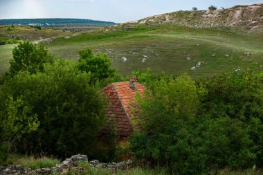 Moldova Cumhuriyeti 'nde kırsal alan. Doğu Avrupa 'dan güzel doğalı bir fotoğraf..