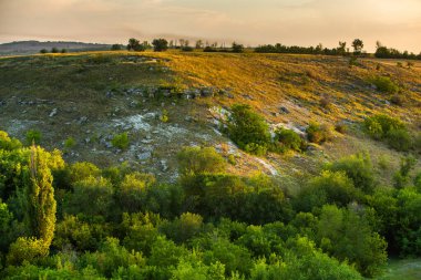 Moldova Cumhuriyeti 'nde kırsal alan. Doğu Avrupa 'dan güzel doğalı bir fotoğraf..