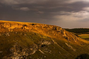 Moldova Cumhuriyeti 'nin kuzeyindeki güzel yaz manzarası. Eski SSCB 'den küçük bir Doğu Avrupa ülkesi..