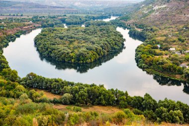 Moldova Cumhuriyeti 'nin kuzeyindeki güzel yaz manzarası. Eski SSCB 'den küçük bir Doğu Avrupa ülkesi..