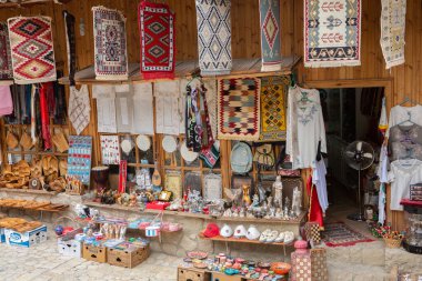 Arnavutluk 'tan güzel ve renkli geleneksel hediyeler.