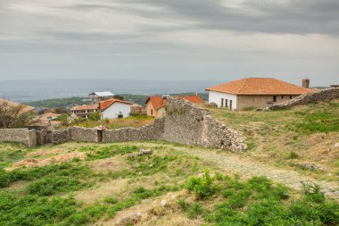 Arnavutluk 'un ortaçağ Kruje kentinin tarihi merkezi. Arnavutluk, Avrupa 'nın güzel açık hava manzarası. Seyahat
