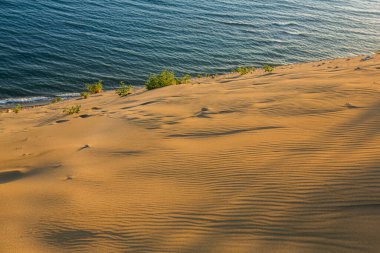 Adriyatik Denizi kıyısında kum tepeleri olan Arnavutluk 'un çok güzel plajı. Rana ve Hedhun güzel bir yer Sand-Dune.. 